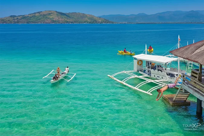 Manjuyod White Sand Bar cottages during low tide