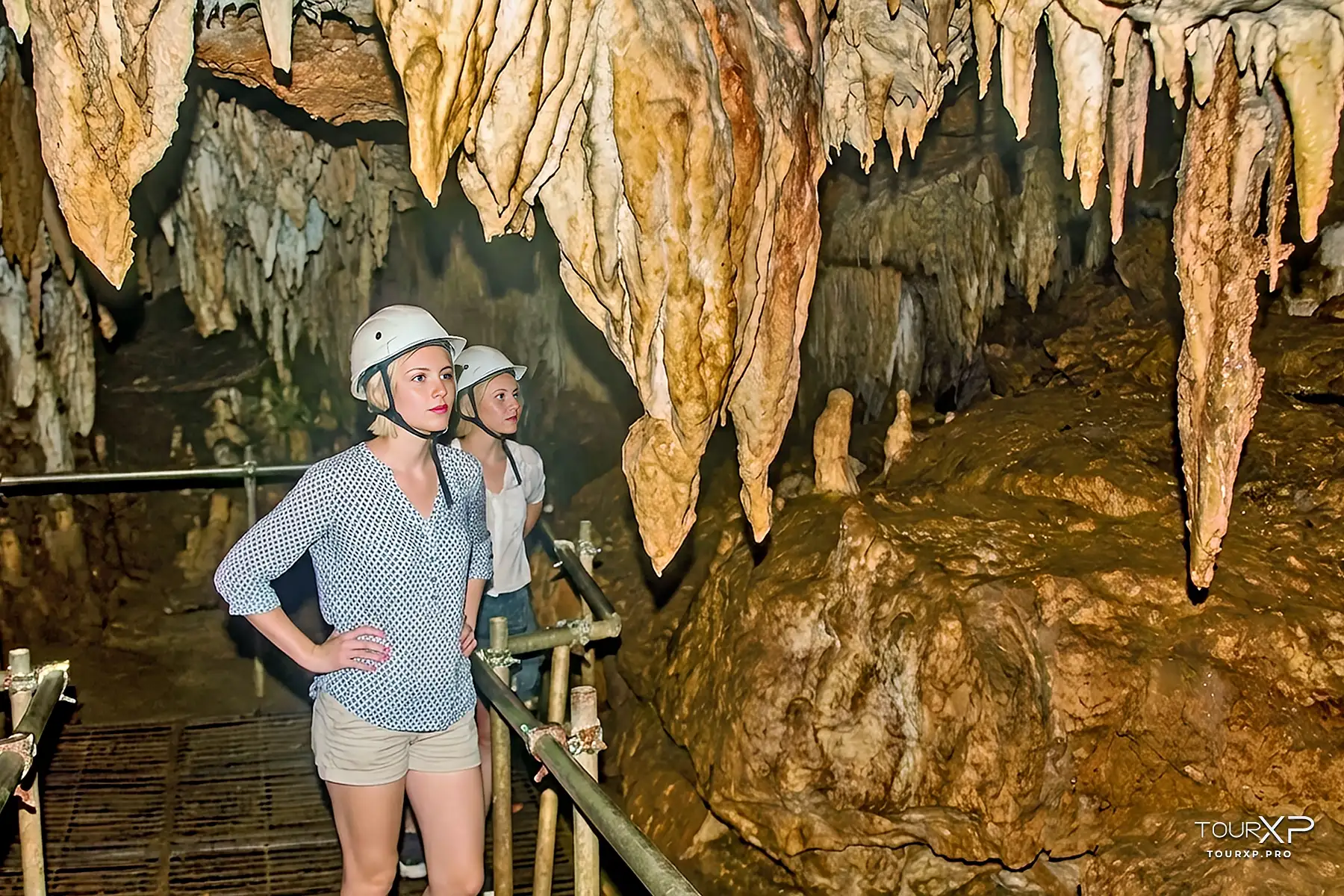Tourxp Mabinay Caves Day Tour- Tourxp Enjoy Your Philippine Vacation! Tourxp Guests Exploring Bulwang Cave Mabinay Caves Xplore
